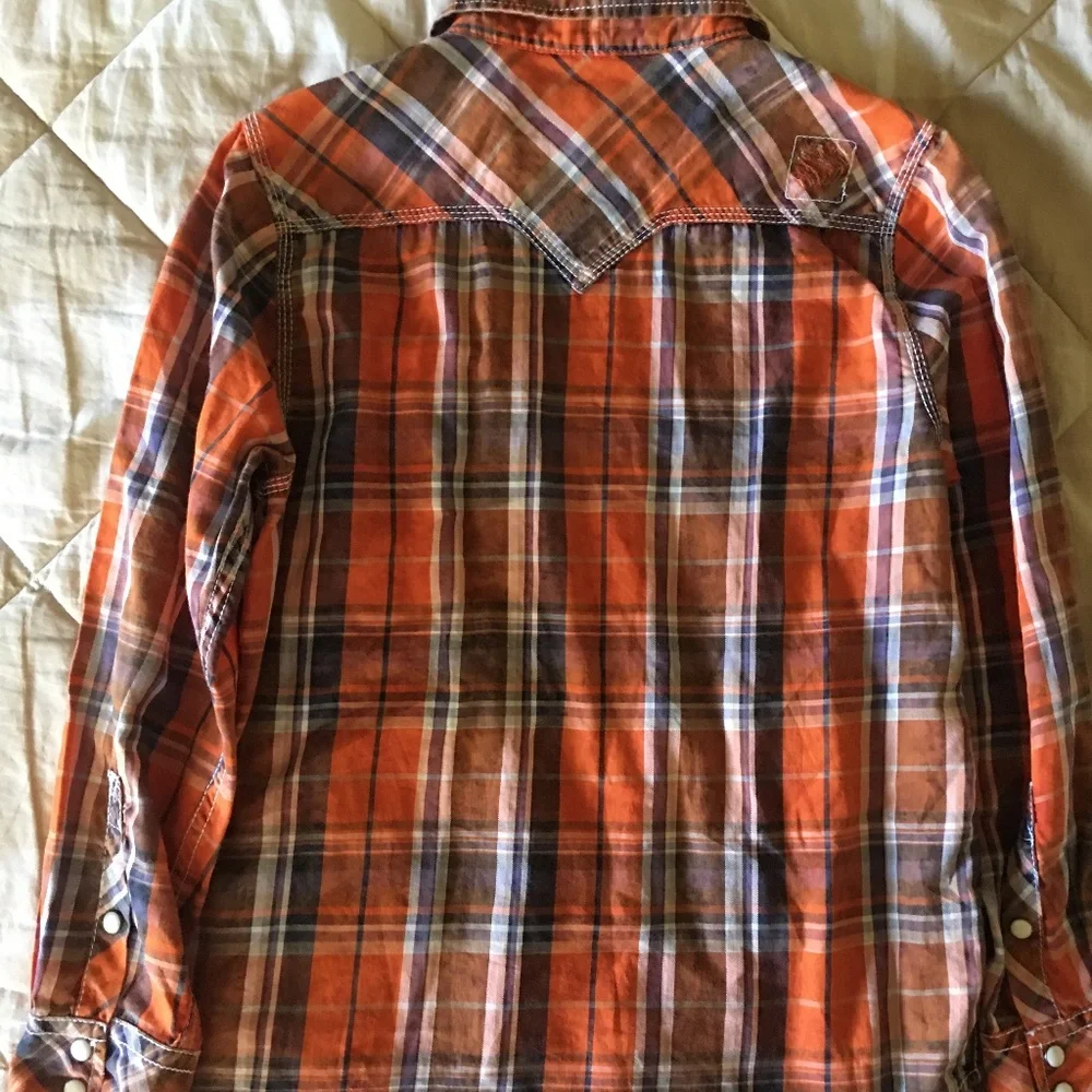 Buckle Boys Distressed Western Style Shirt size M